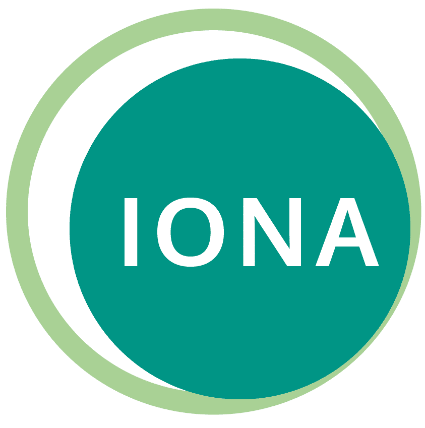 IONA Logo in Grün weiß