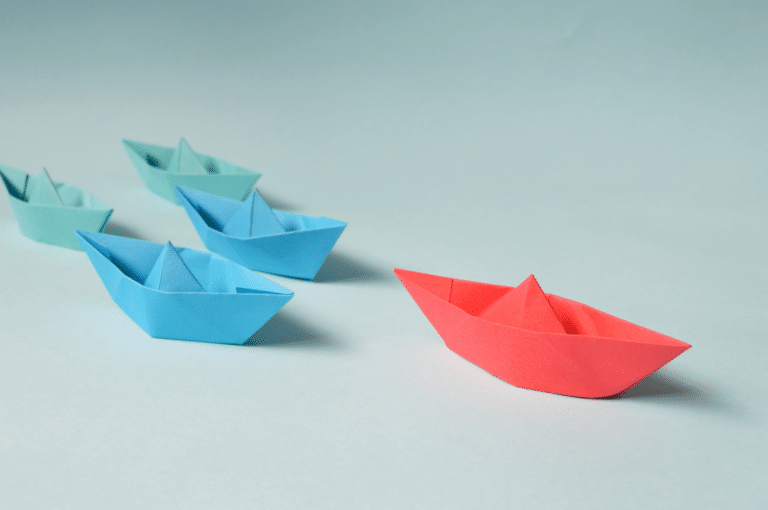 Management Assessment: bunte Origami Faltboote